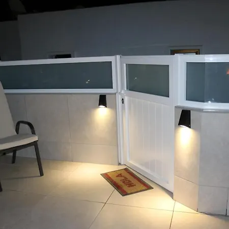 Big Sun Terrace Renovated 2-bedroom Luxury Duplex Appartement