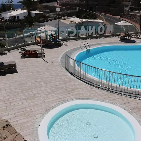 Big Sun Terrace Renovated 2-bedroom Luxury Duplex Appartement *