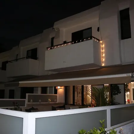Big Sun Terrace Renovated 2-bedroom Luxury Duplex *