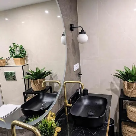 Big Sun Terrace Renovated 2-bedroom Luxury Duplex Apartment