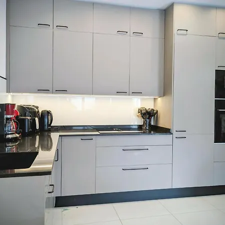 Big Sun Terrace Renovated 2-bedroom Luxury Duplex Apartment